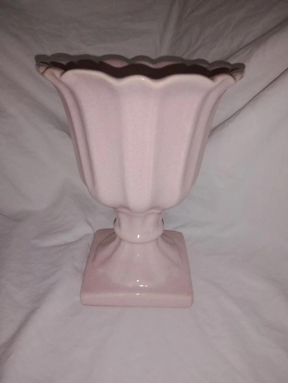 Vintage Pink Ceramic Footed Morning Glory Planter 8 3/8